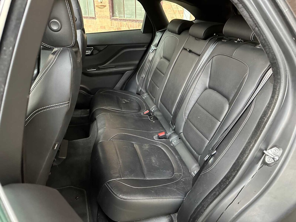 Jaguar F-PACE 2.0t AWD Portfolio 250PS 2019, XH-556-V