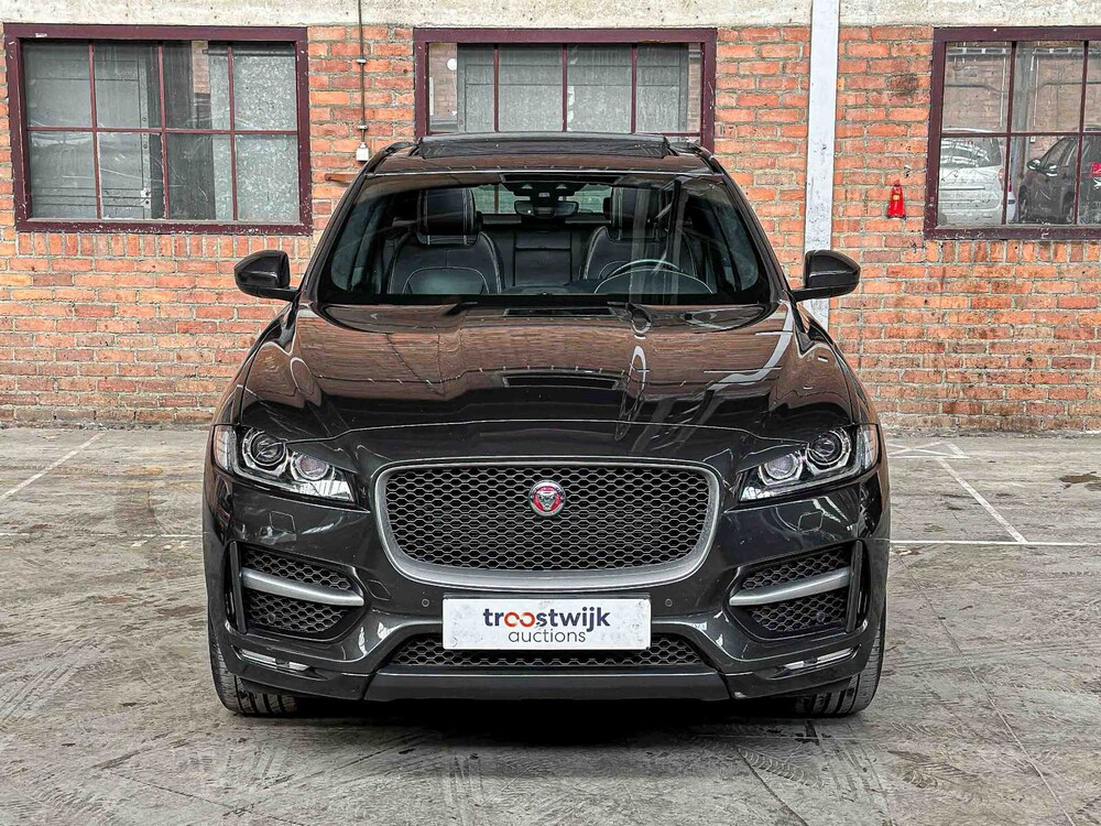 Jaguar F-PACE 2.0t AWD Portfolio 250PS 2019, XH-556-V