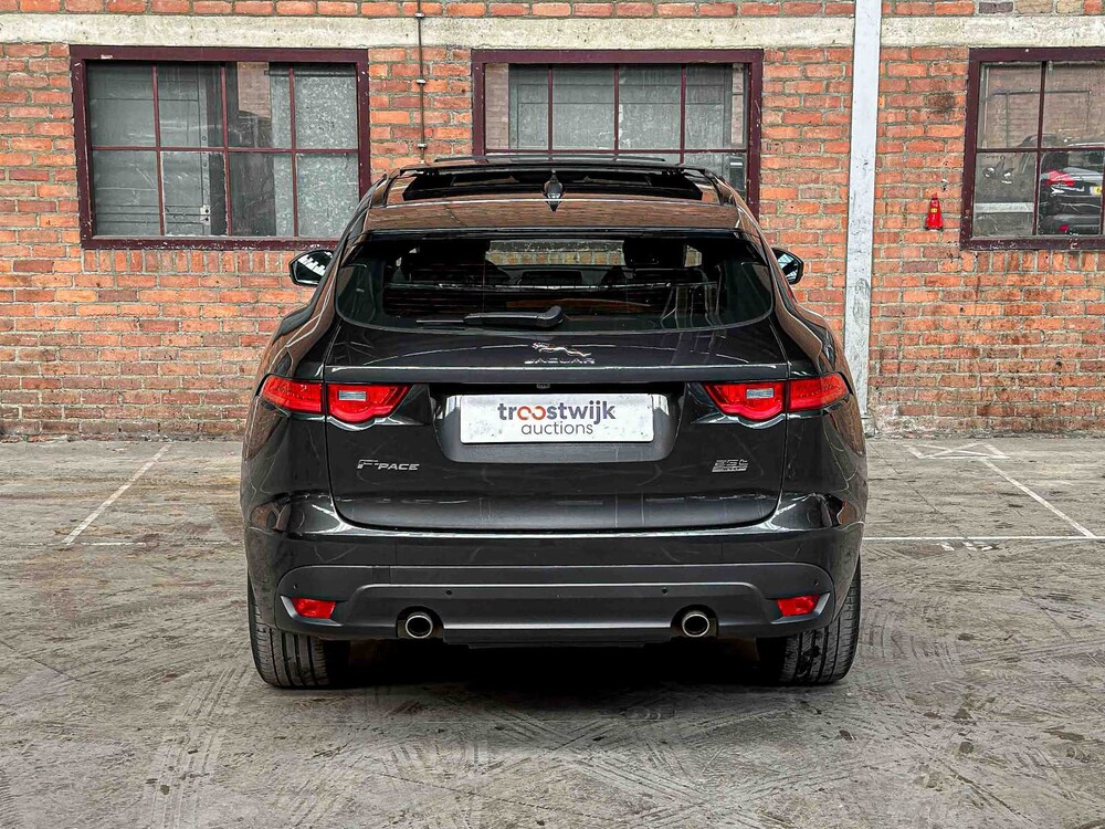 Jaguar F-PACE 2.0t AWD Portfolio 250PS 2019, XH-556-V