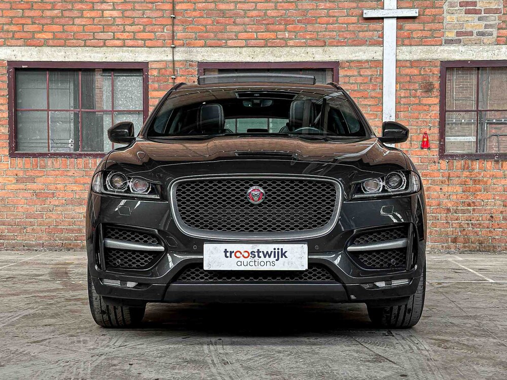 Jaguar F-PACE 2.0t AWD Portfolio 250PS 2019, XH-556-V