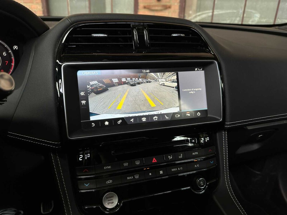 Jaguar F-PACE 2.0t AWD Portfolio 250PS 2019, XH-556-V