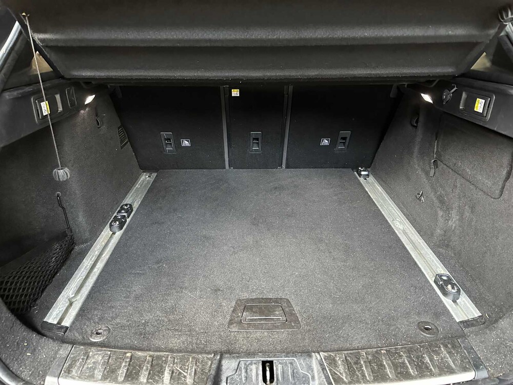 Jaguar F-PACE 2.0t AWD Portfolio 250PS 2019, XH-556-V