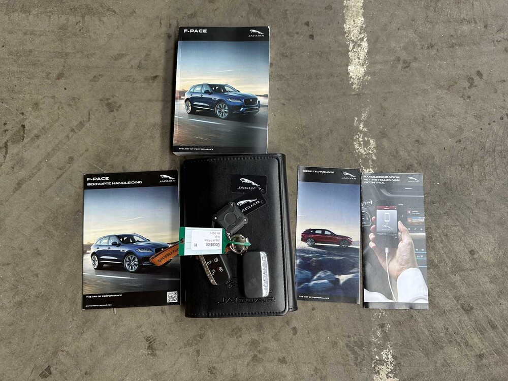 Jaguar F-PACE 2.0t AWD Portfolio 250PS 2019, XH-556-V