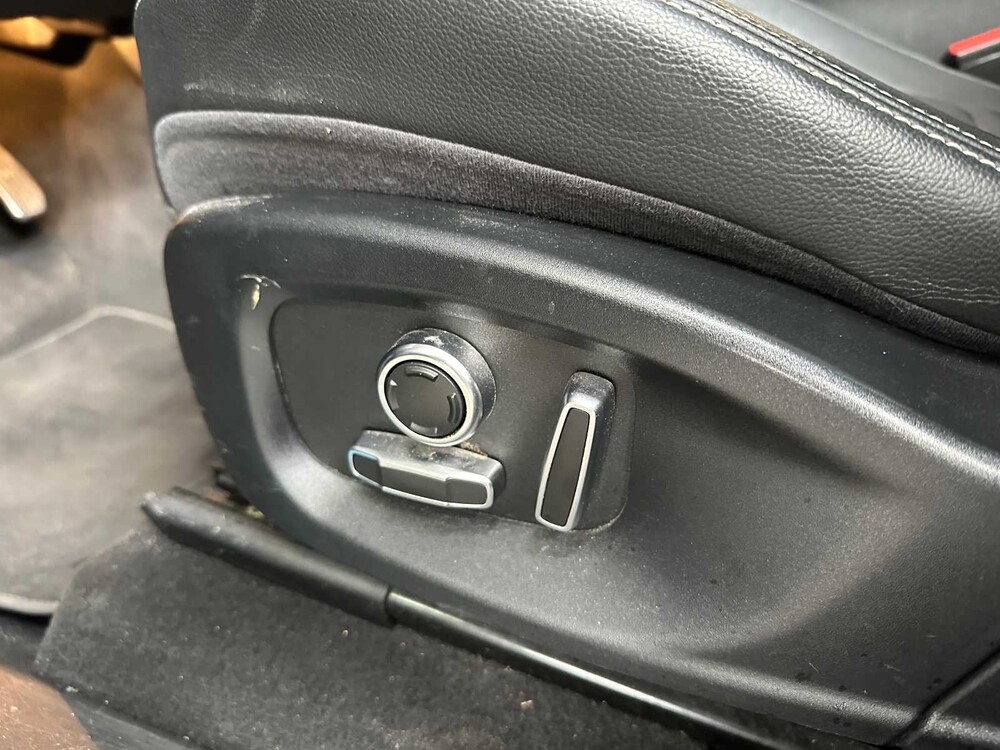 Jaguar F-PACE 2.0t AWD Portfolio 250PS 2019, XH-556-V