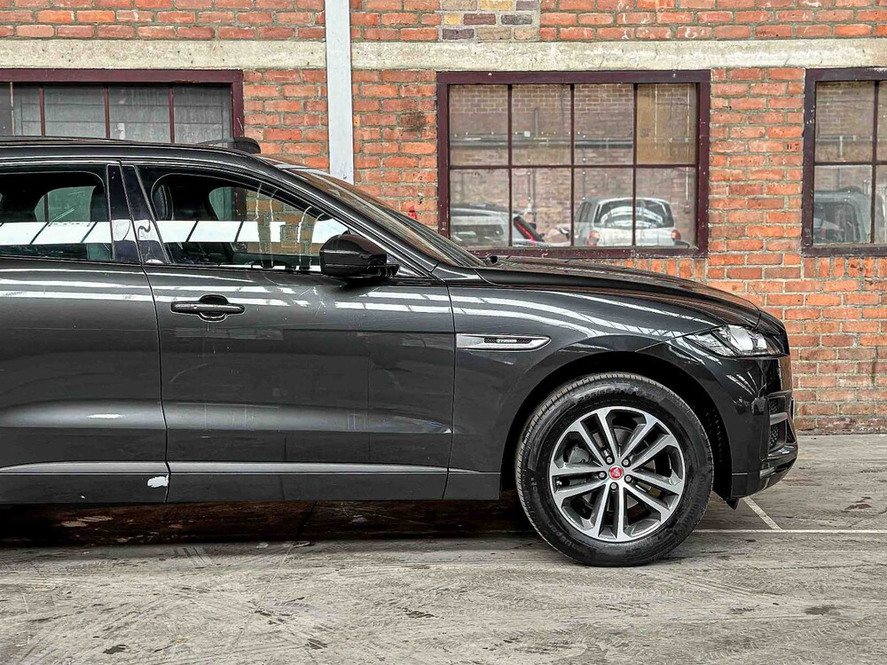 Jaguar F-PACE 2.0t AWD Portfolio 250PS 2019, XH-556-V