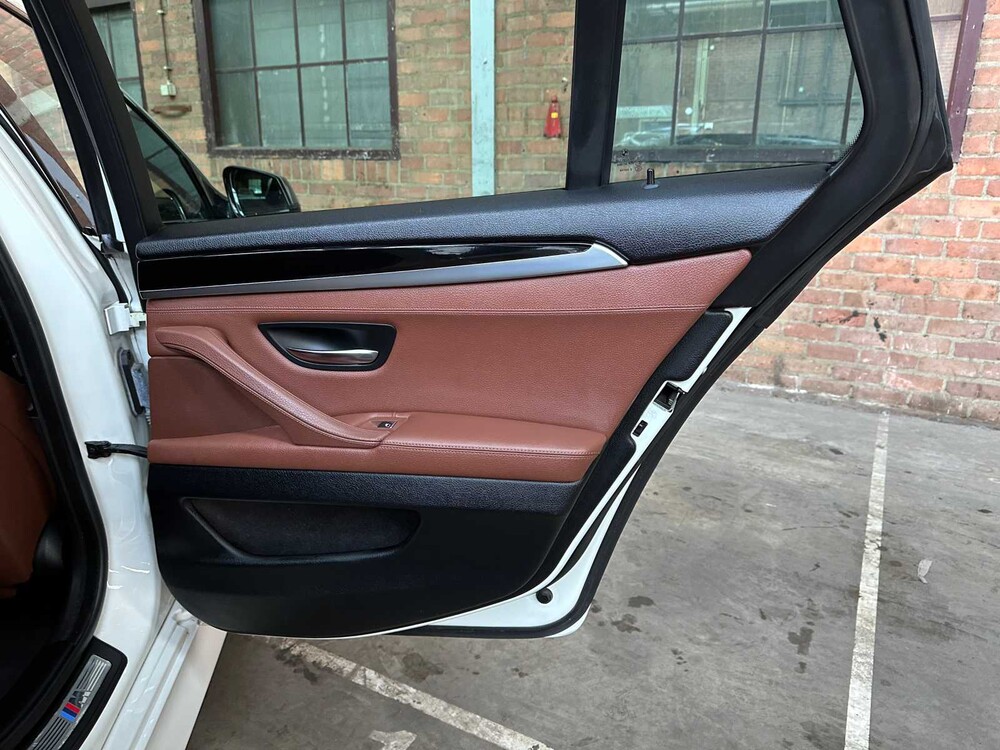 BMW M550xd Touring M-Sport F11 381PS 2012 5er, GBN-87-T