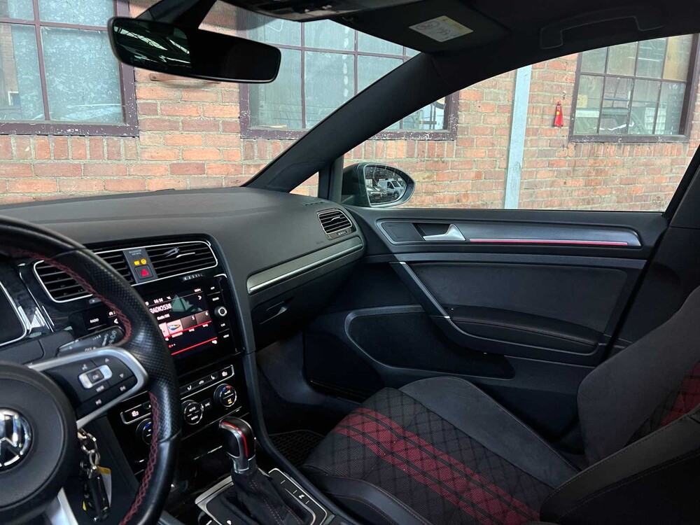 Volkswagen Golf 2.0 7.5 TSI GTI TCR 290hp 2019, T-165-LB