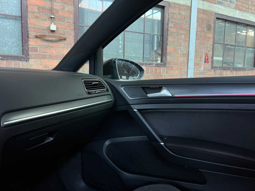 Volkswagen Golf 2.0 7.5 TSI GTI TCR 290hp 2019, T-165-LB