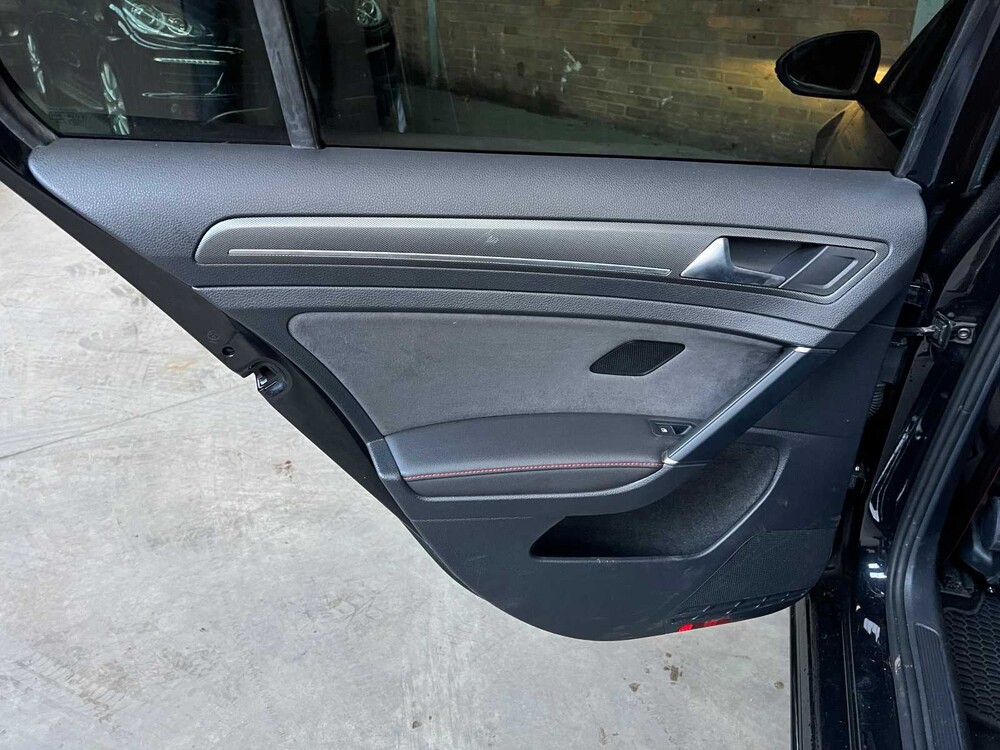 Volkswagen Golf 2.0 7.5 TSI GTI TCR 290hp 2019, T-165-LB