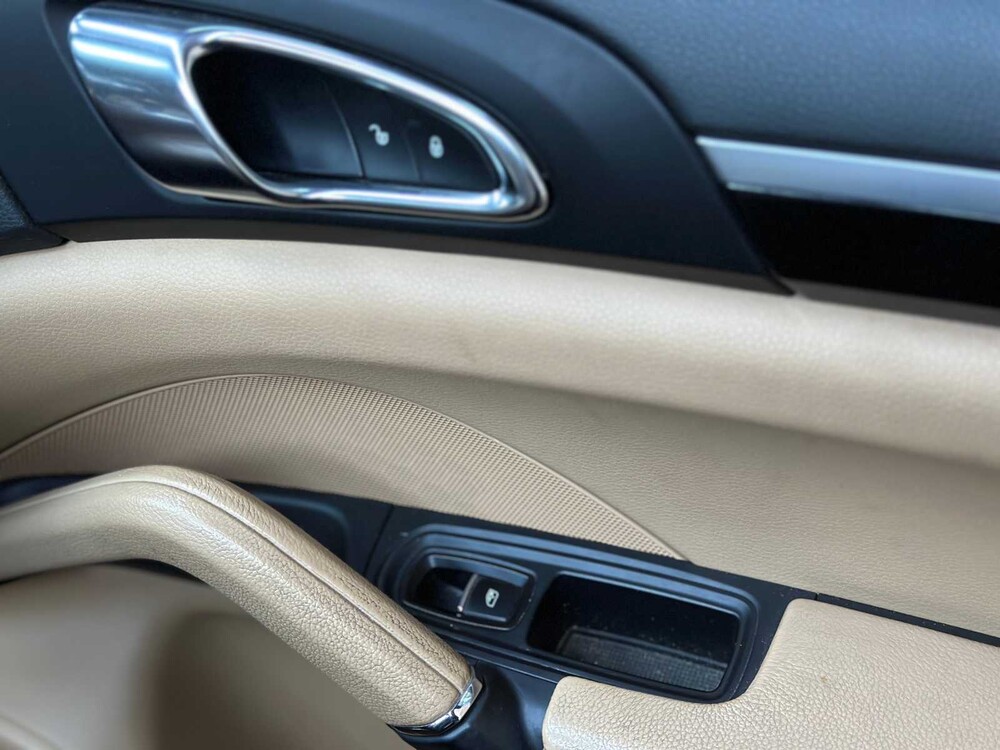 Porsche Cayenne 3.0 D V6 Platinum Edition (FACELIFT) 239PS 2017, G-774-RB