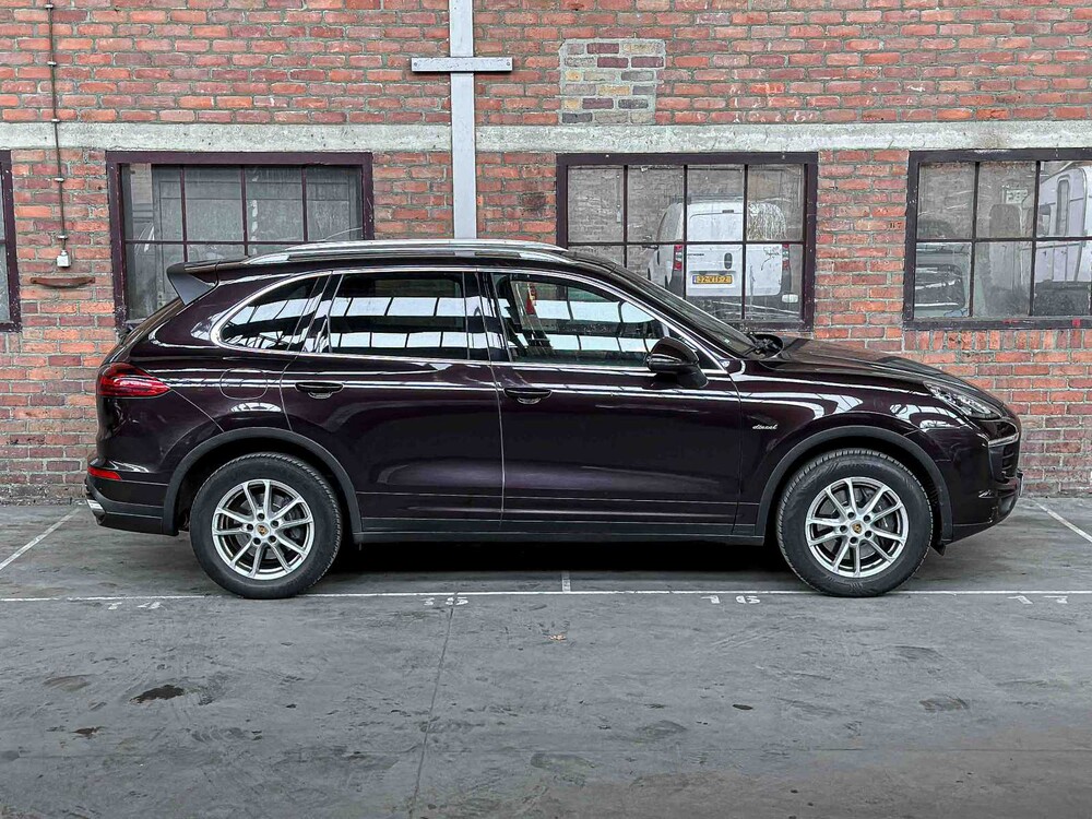 Porsche Cayenne 3.0 D V6 Platinum Edition (FACELIFT) 239PS 2017, G-774-RB