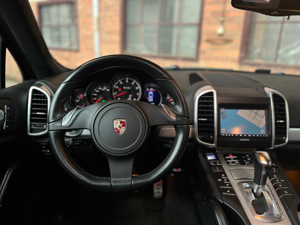 Porsche Cayenne Turbo 4.8 V8 500PS 2011