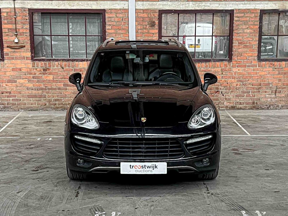 Porsche Cayenne Turbo 4.8 V8 500PS 2011