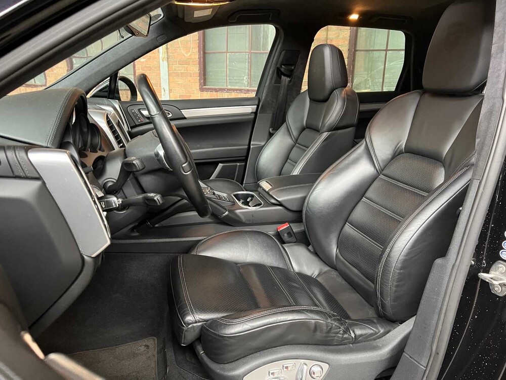 Porsche Cayenne Turbo 4.8 V8 500PS 2011