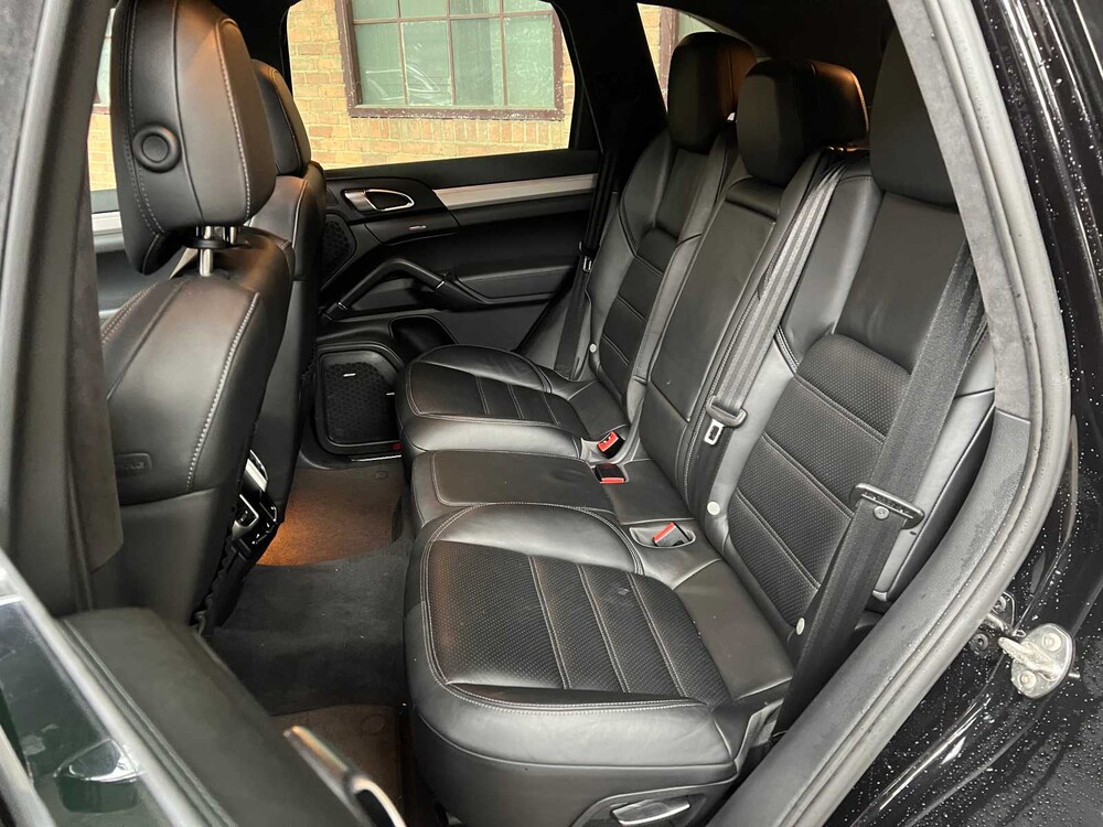 Porsche Cayenne Turbo 4.8 V8 500PS 2011