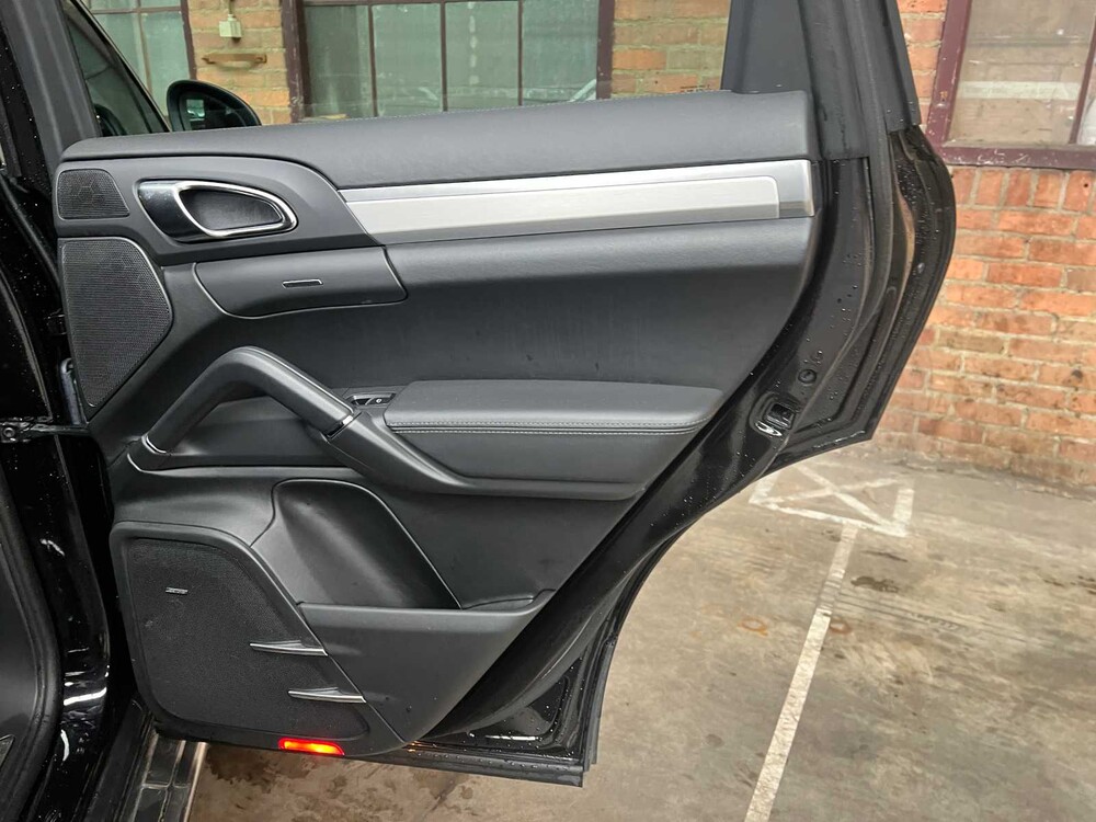 Porsche Cayenne Turbo 4.8 V8 500PS 2011