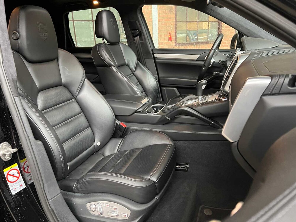 Porsche Cayenne Turbo 4.8 V8 500PS 2011