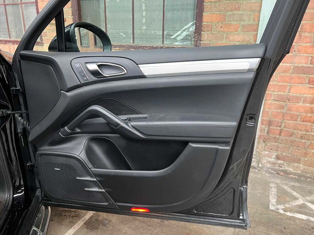 Porsche Cayenne Turbo 4.8 V8 500PS 2011