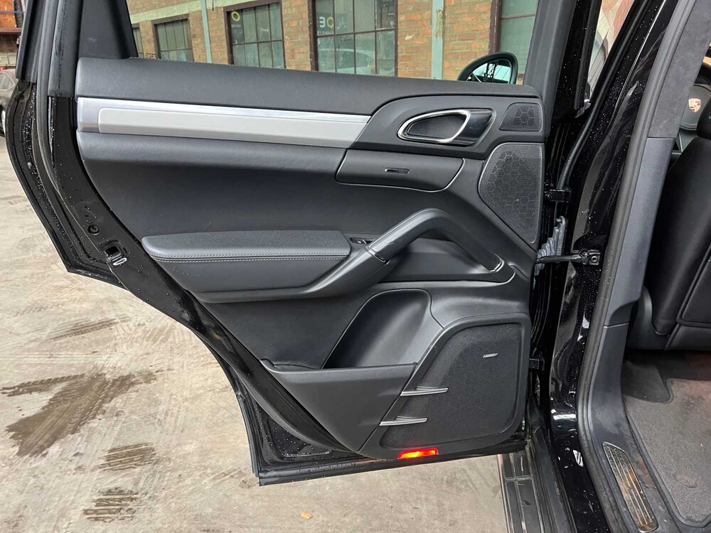 Porsche Cayenne Turbo 4.8 V8 500PS 2011