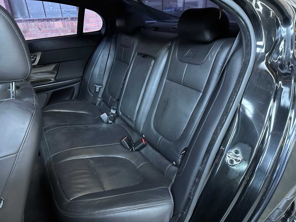 Jaguar XF R 5.0 V8 SUPERCHARGED 510hp 2011