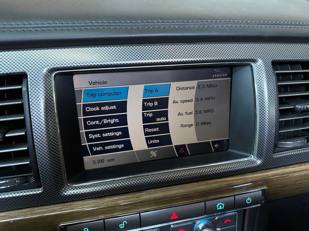 Jaguar XF R 5.0 V8 SUPERCHARGED 510hp 2011