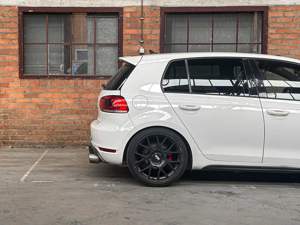 Volkswagen Golf GTI 2.0 211hp 2011, 13-PFJ-7