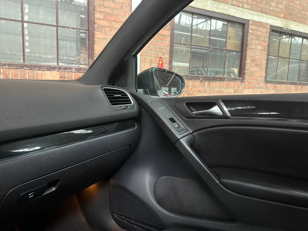 Volkswagen Golf GTI 2.0 211hp 2011, 13-PFJ-7