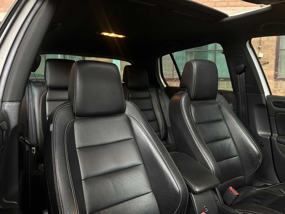 Volkswagen Golf GTI 2.0 211hp 2011, 13-PFJ-7