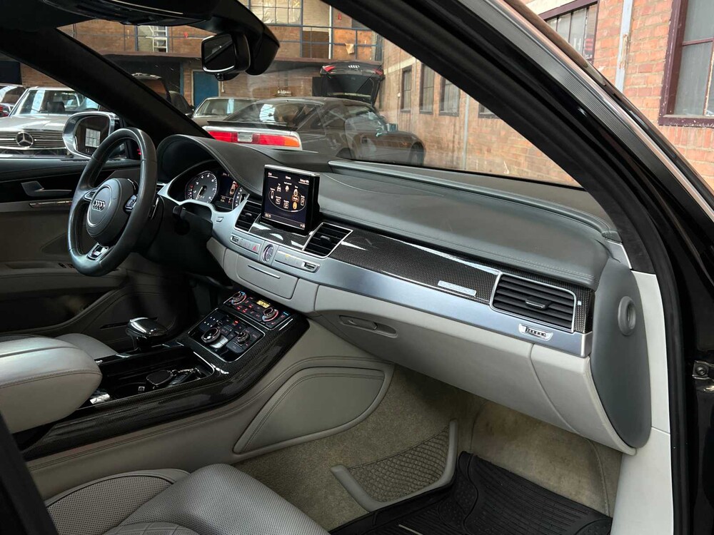 Audi S8 Plus 4.0 TFSI V8T Quattro 605hp 2016