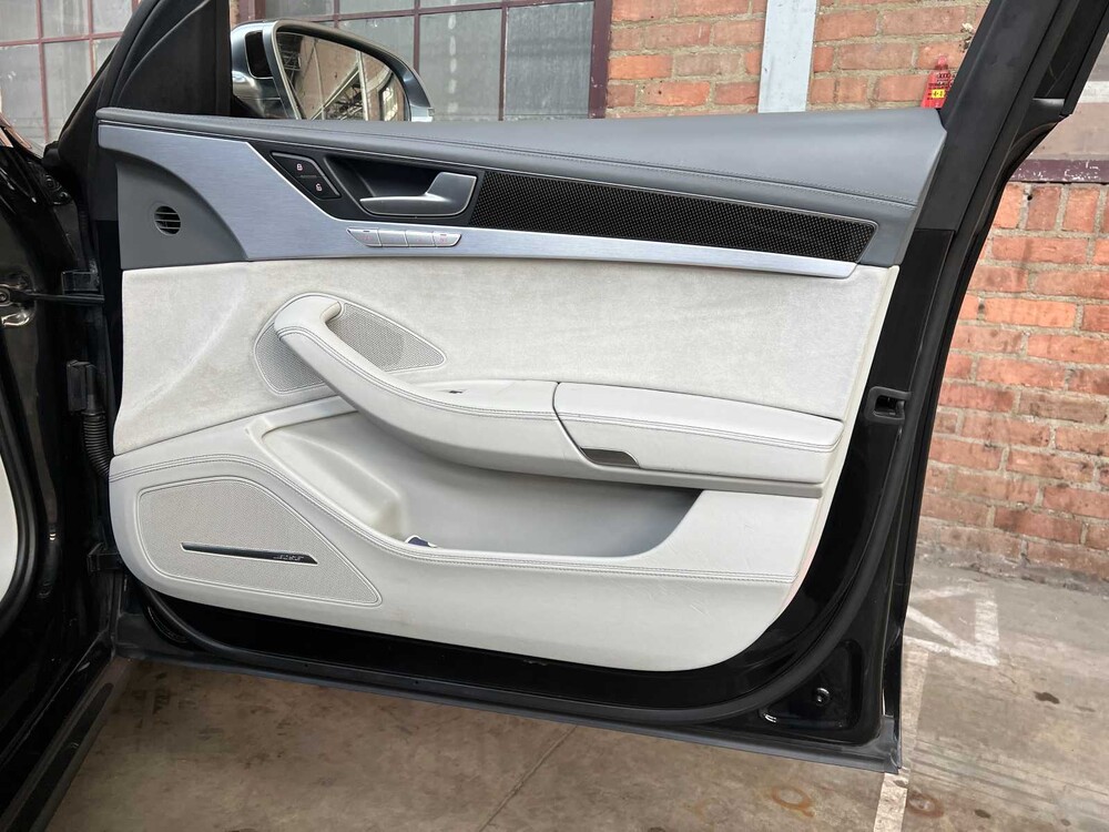 Audi S8 Plus 4.0 TFSI V8T Quattro 605hp 2016