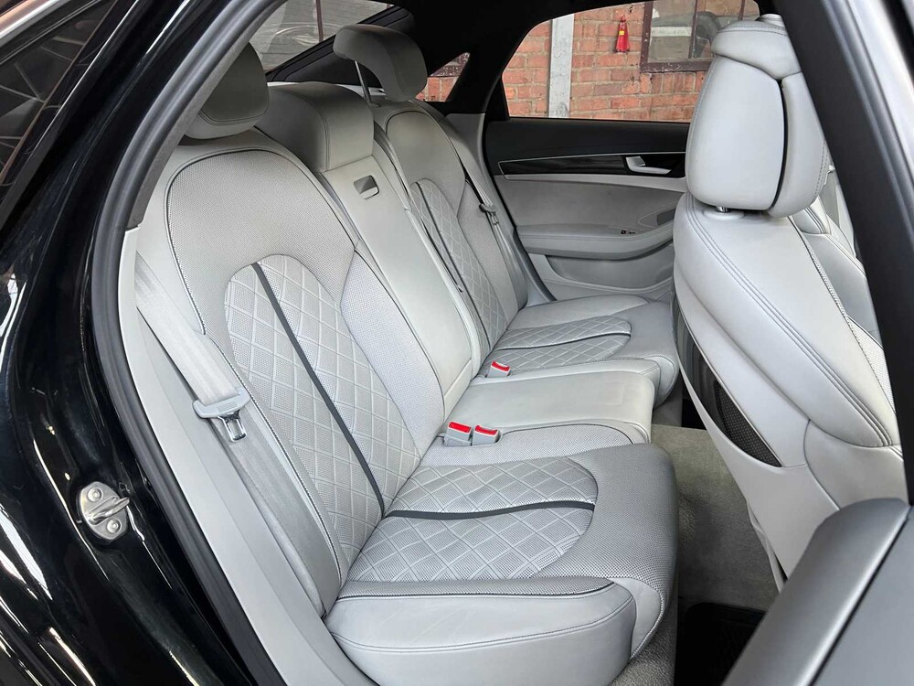 Audi S8 Plus 4.0 TFSI V8T Quattro 605hp 2016
