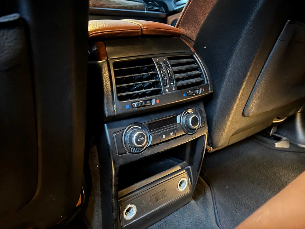 BMW X6 xDrive35i LCi 306PS 2011