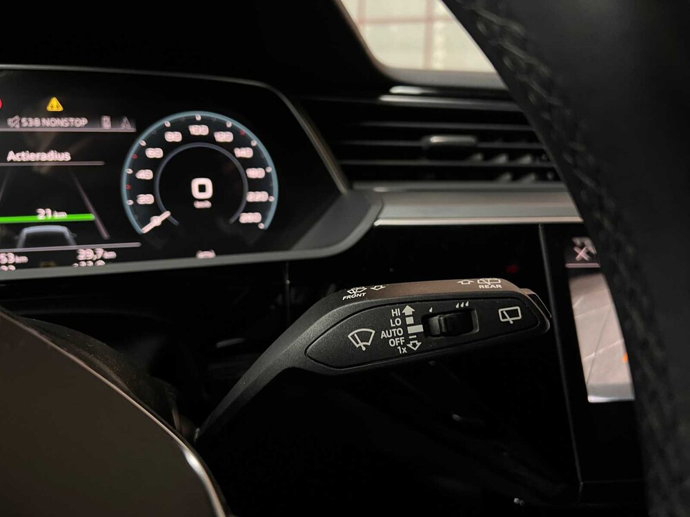 Audi e-tron 55 Quattro Business Edition 95 kWh 408PS 2021, L-308-ZT