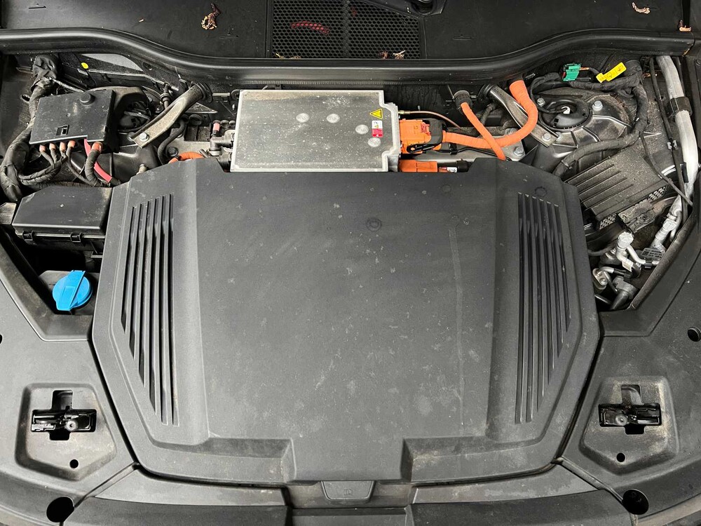 Audi e-tron 55 Quattro Business Edition 95 kWh 408PS 2021, L-308-ZT