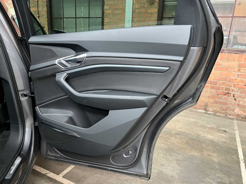 Audi e-tron 55 Quattro Business Edition 95 kWh 408PS 2021, L-308-ZT