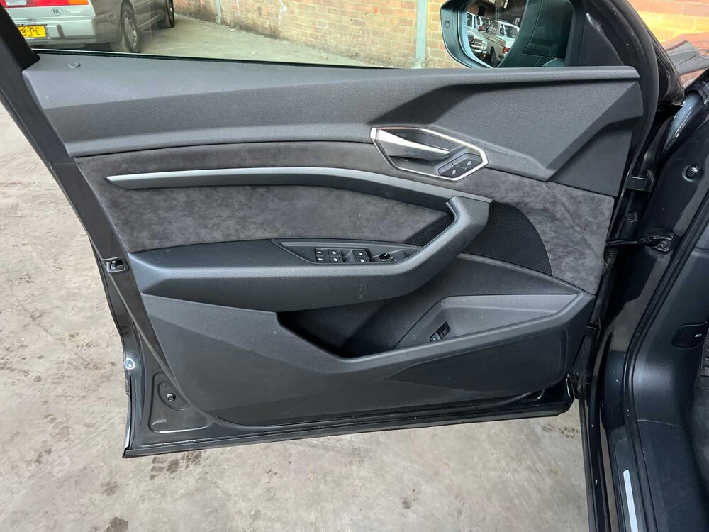 Audi e-tron 55 Quattro Advanced 95 kWh 408PS 2019, G-303-ZV