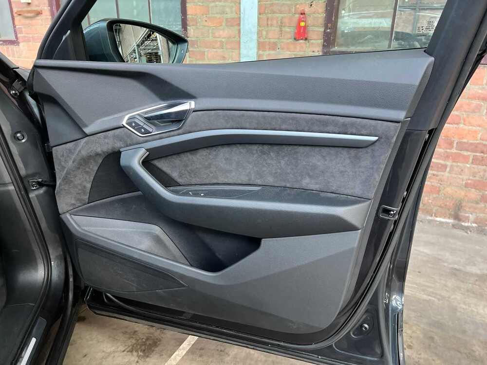 Audi e-tron 55 Quattro Advanced 95 kWh 408PS 2019, G-303-ZV