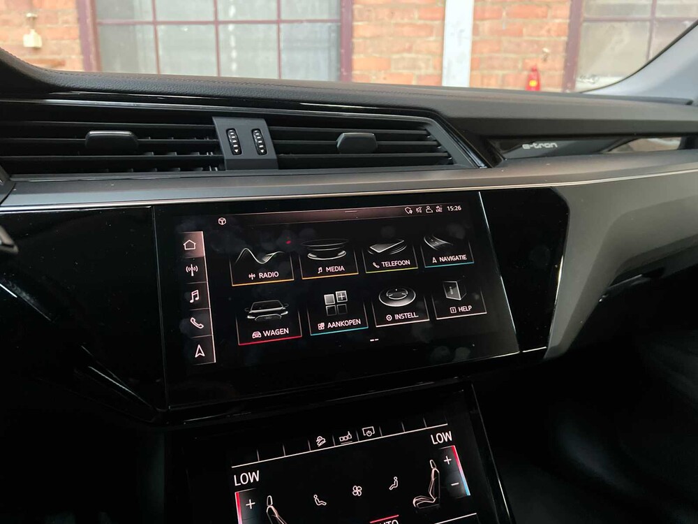 Audi e-tron 55 Quattro Advanced 95 kWh 408PS 2019, G-303-ZV