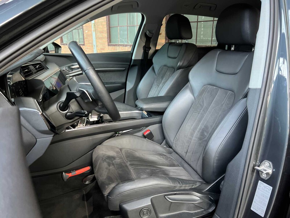 Audi e-tron 55 Quattro Advanced 95 kWh 408PS 2019, G-303-ZV