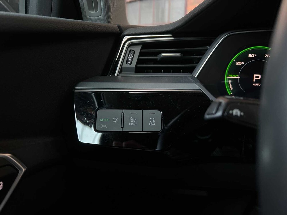 Audi e-tron 55 Quattro Advanced 95 kWh 408PS 2019, G-303-ZV