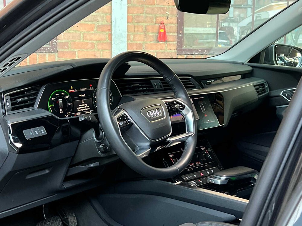 Audi e-tron 55 Quattro Advanced 95 kWh 408PS 2019, G-303-ZV