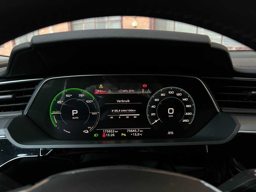 Audi e-tron 55 Quattro Advanced 95 kWh 408PS 2019, G-303-ZV