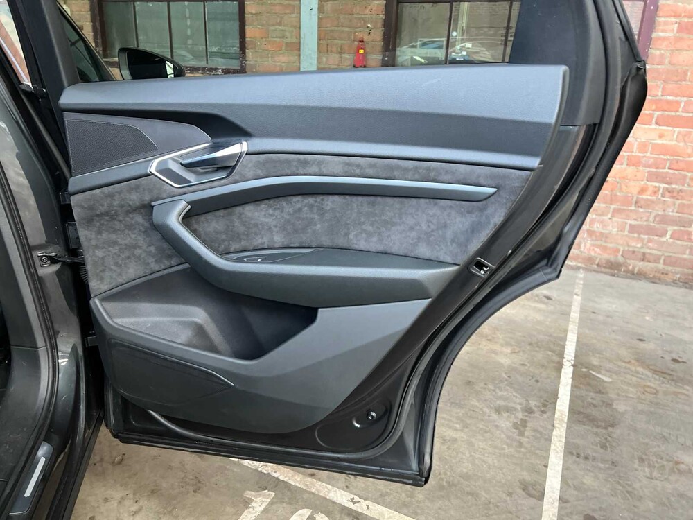 Audi e-tron 55 Quattro Advanced 95 kWh 408PS 2019, G-303-ZV