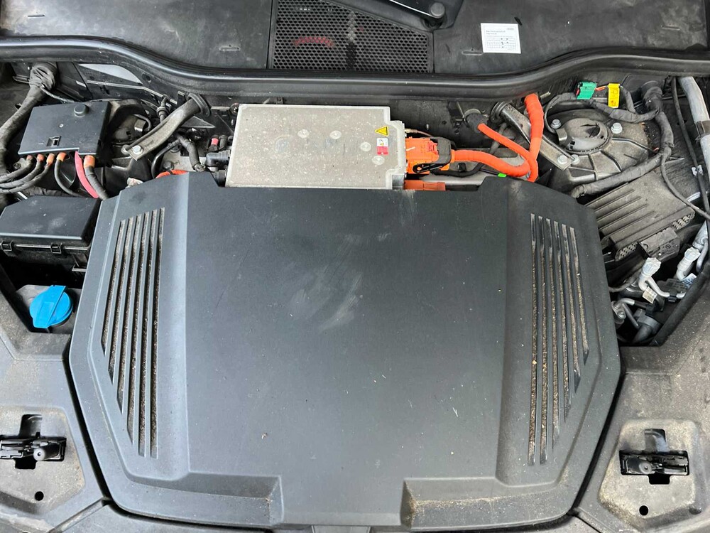 Audi e-tron 55 Quattro Advanced 95 kWh 408PS 2019, G-303-ZV