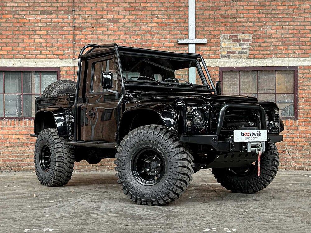 Land Rover Defender 100 4.6 V8 -SPECTRE- 231pk 1990, 31-BP-HL