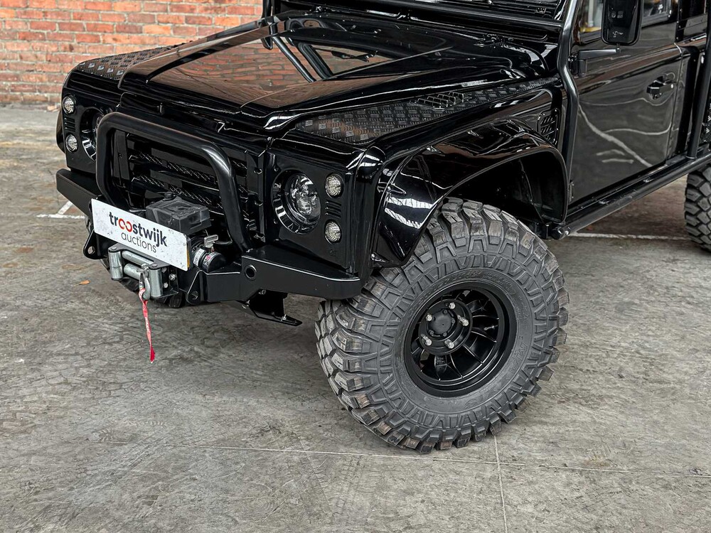 Land Rover Defender 100 4.6 V8 -SPECTRE- 231pk 1990, 31-BP-HL