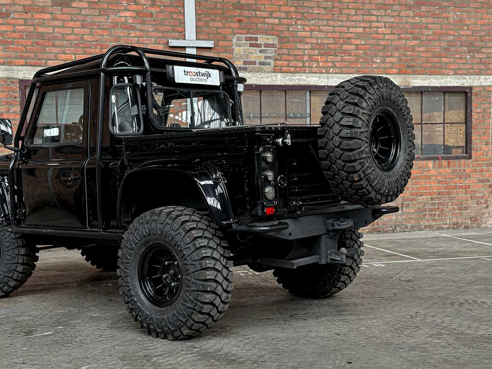 Land Rover Defender 100 4.6 V8 -SPECTRE- 231pk 1990, 31-BP-HL