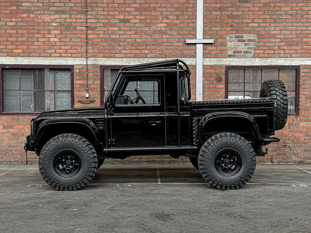 Land Rover Defender 100 4.6 V8 -SPECTRE- 231pk 1990, 31-BP-HL