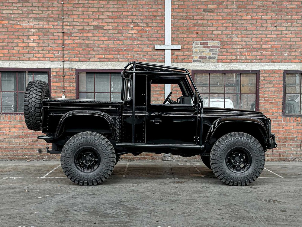 Land Rover Defender 100 4.6 V8 -SPECTRE- 231pk 1990, 31-BP-HL