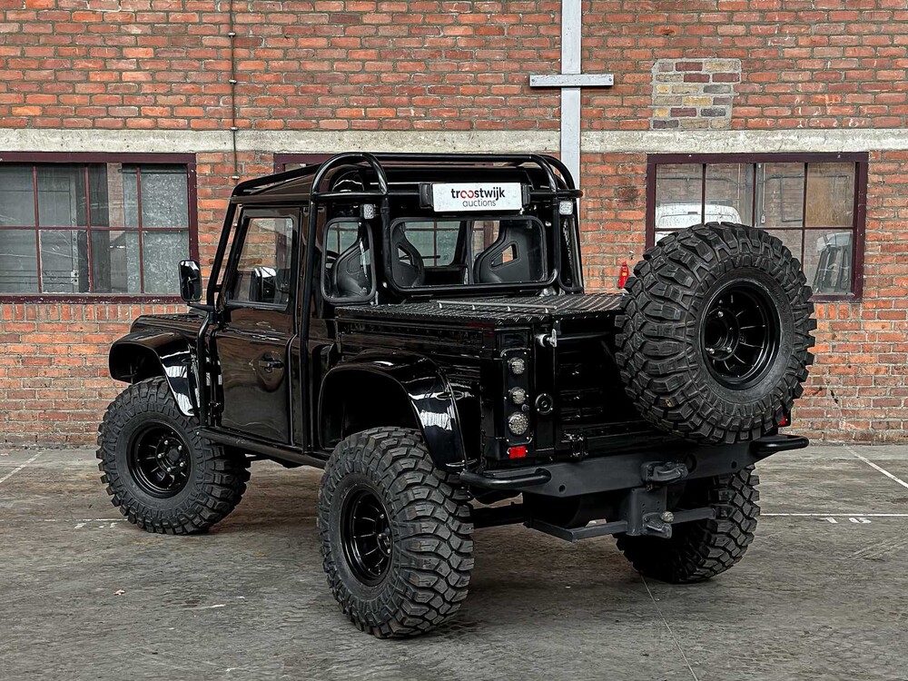 Land Rover Defender 100 4.6 V8 -SPECTRE- 231pk 1990, 31-BP-HL